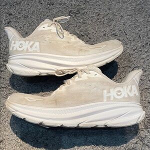 Hoka Clifton 9
